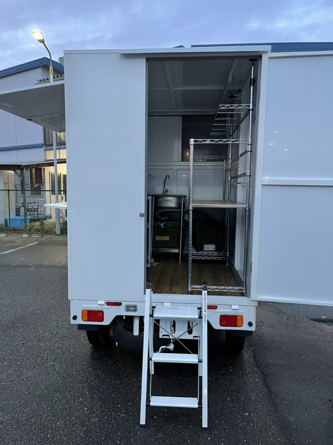 日産キャブオーバー1号 鹿児島レンタルキッチンカー